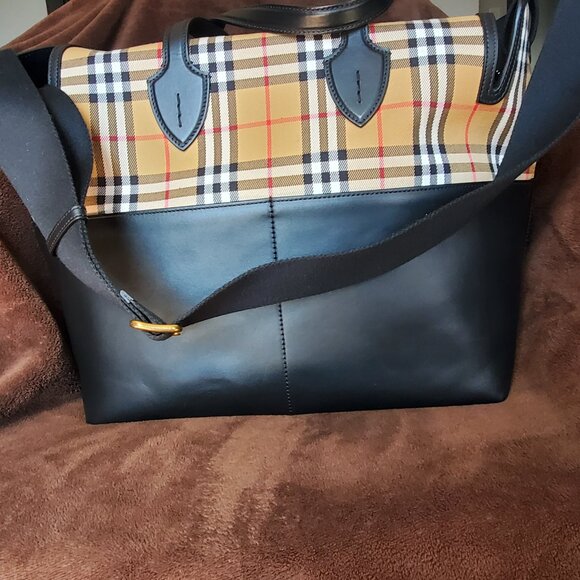 Burberry Calfskin Vintage Check Kingswood Achly Diaper /toteBag Black - Picture 7 of 11